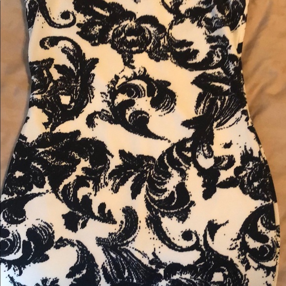 Black and White sleeveless dress - Picture 3 of 6